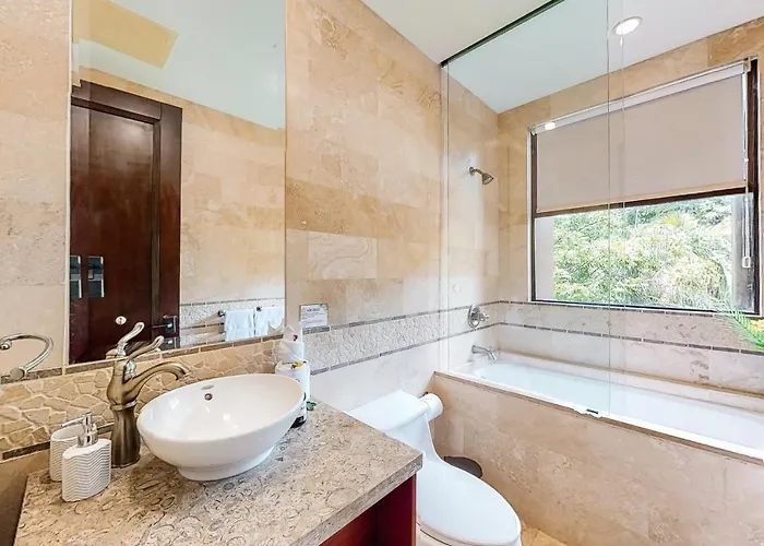 Playas Del Coco Condo: Ocean Views, Shared Pool! *